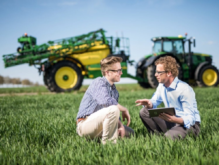 Mobilne centrum dowodzenia. Operation Center John Deere rozbudowuje się o kolejnych partnerów